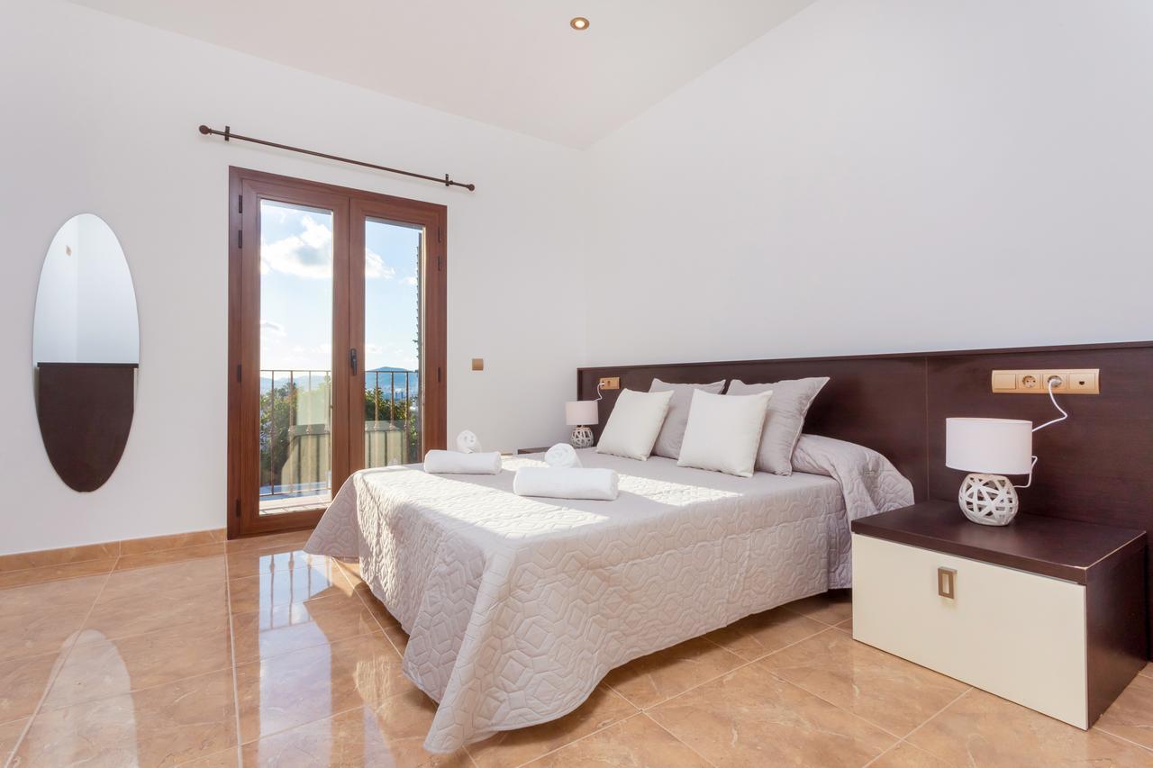 Villa Alexandra Таламанка Екстериор снимка